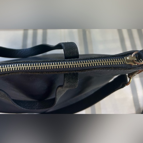 Madewell Black Leather Crossbody Tote - Picture 5 of 15